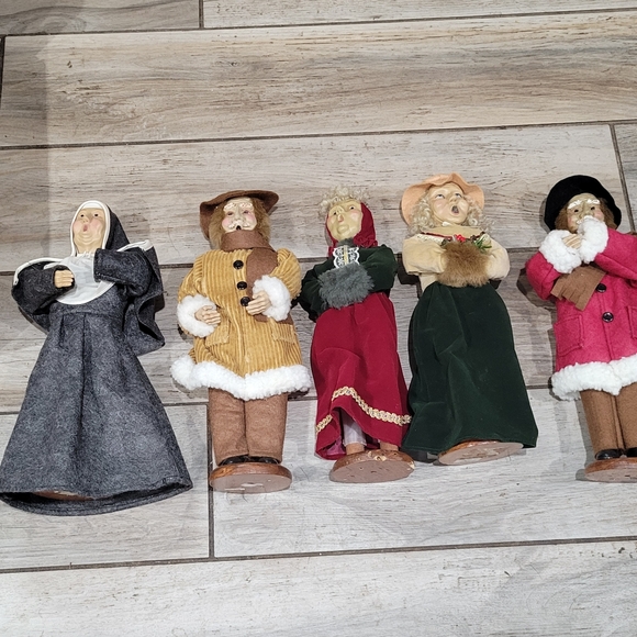Christmas Holiday Carolers figurines , Lot of 5 , 12 1/2 " height. - Picture 13 of 14